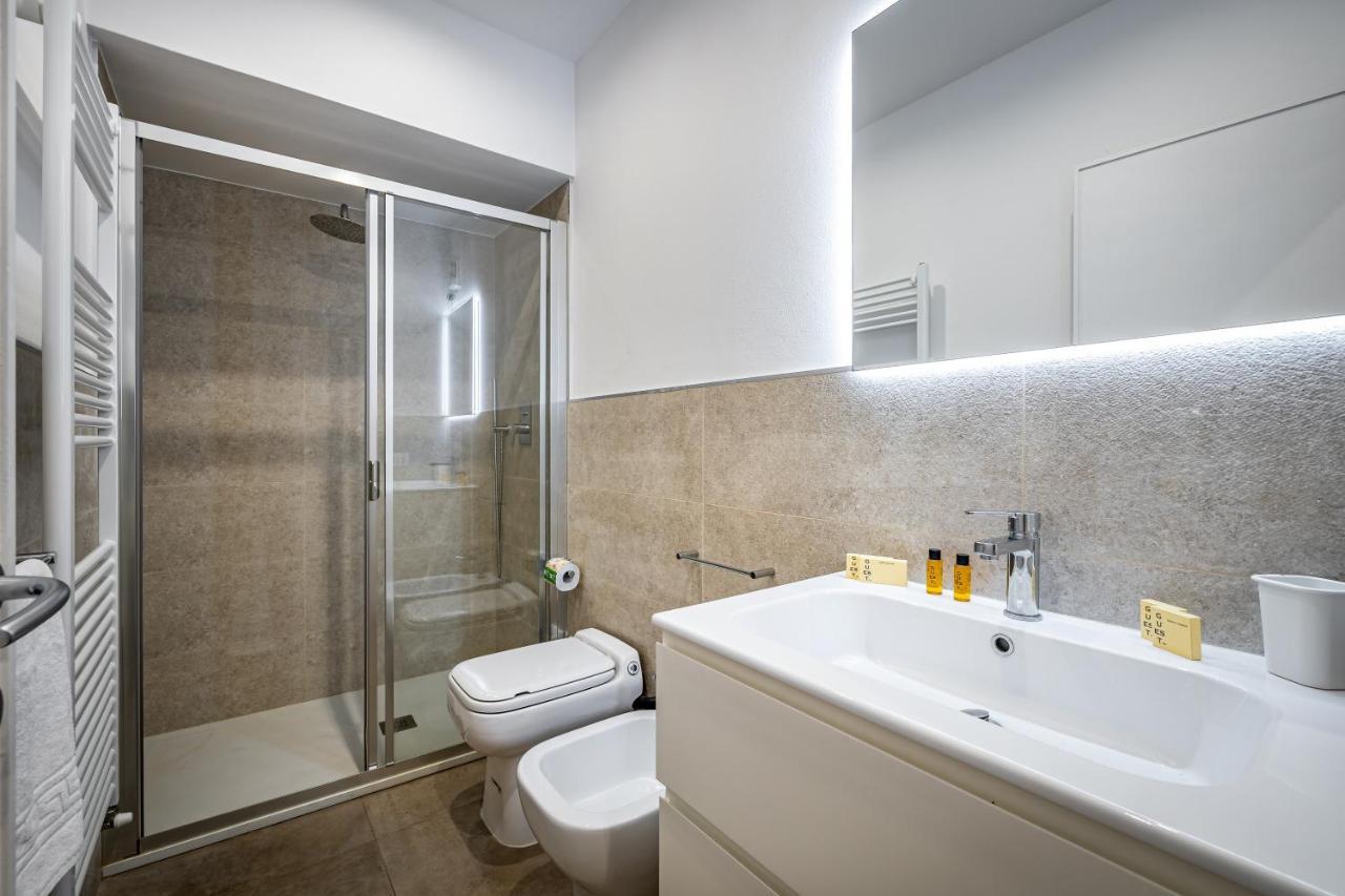 Roommo Via Dei Pilastri Ambra Florence Luaran gambar