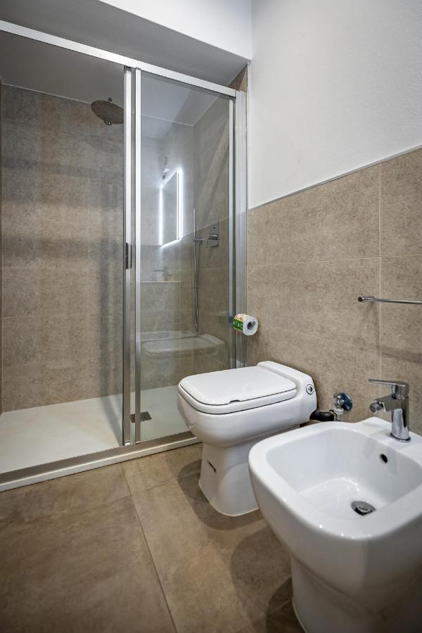 Roommo Via Dei Pilastri Ambra Florence Luaran gambar