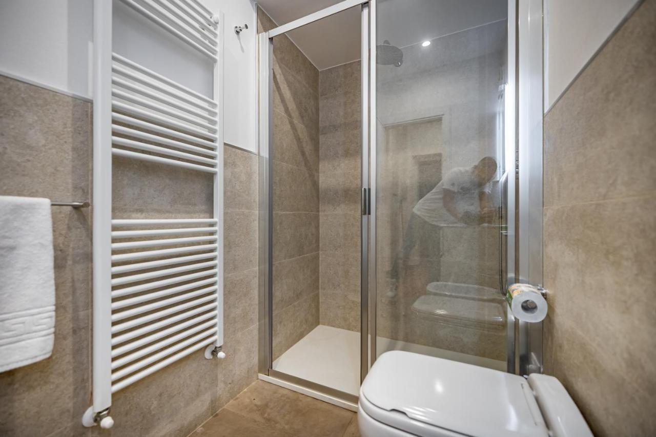 Roommo Via Dei Pilastri Ambra Florence Luaran gambar