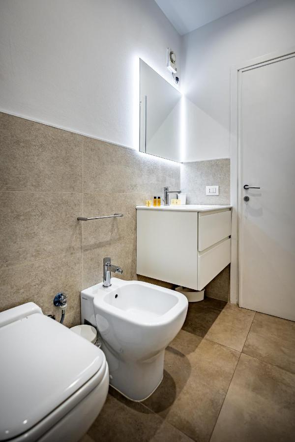 Roommo Via Dei Pilastri Ambra Florence Luaran gambar